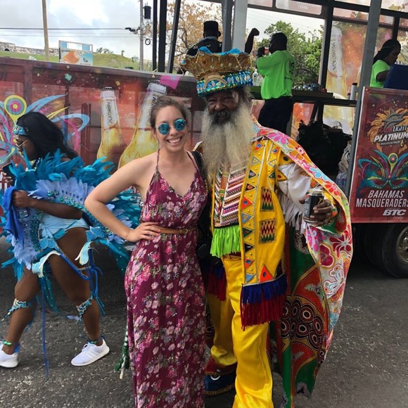 Meet your Posher, Michelle - Picture 3 of 5